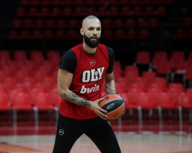 Ο Εβάν Φουρνιέ σε προπόνηση του Ολυμπιακού