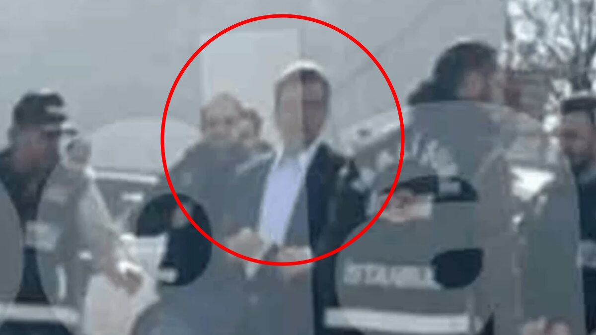 Ο Εκρέμ Ιμάμογλου