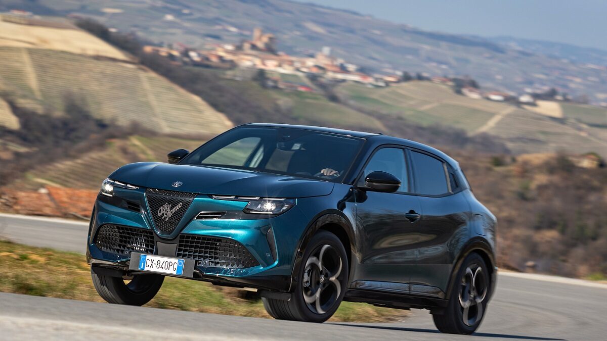 Alfa Romeo Junior Ibrida Q4