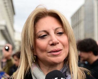 Η πρόεδρος του «Συλλόγου Θυμάτων των Τεμπών», Μαρία Καρυστιανού στο ιστορικό συλλαλητήριο της 28ης Φεβρουαρίου 2025 στην Αθήνα