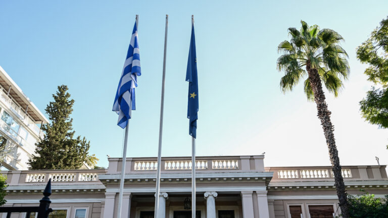 Συνεδρίαση, υπό τον πρωθυπουργό Κυριάκο Μητσοτάκη, του  Κυβερνητικού Συμβουλίου Εθνικής Ασφάλειας, στο Μέγαρο Μαξίμου, Παρασκευή 13 Δεκεμβρίου 2024. Θέματα της συνεδρίασης οι εξελίξεις στη Συρία μετά την πτώση του Άσαντ αλλά και η επεξεργασία των αιτήσεων των Σύρων αιτούντων.  
(ΤΑΤΙΑΝΑ ΜΠΟΛΑΡΗ