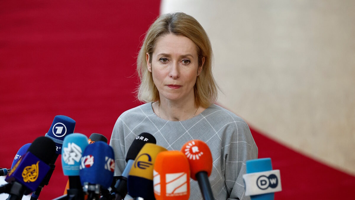 H επικεφαλής της ευρωπαϊκής διπλωματίας Κάγια Κάλας μιλάει στα μέσα ενημέρωσης την ημέρα της ειδικής Συνόδου Κορυφής των ηγετών της Ευρωπαϊκής Ένωσης για την Ουκρανία και την ευρωπαϊκή άμυνα στις Βρυξέλλες