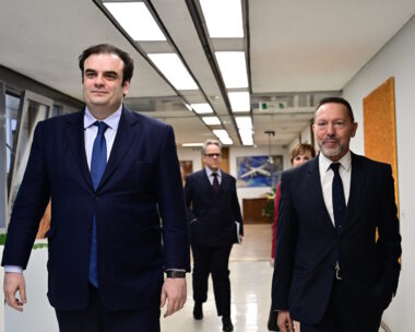Ο Κυριάκος Πιερρακάκης και ο Γιάννης Στουρνάρας