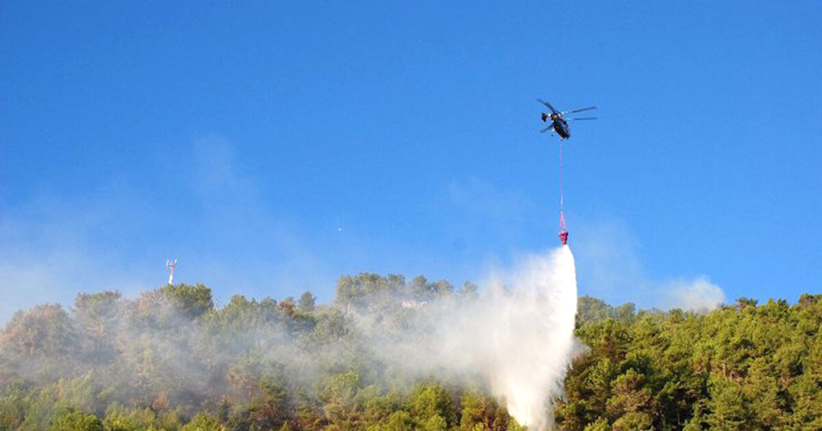 Great fire in Kalavryta – helicopter rose
