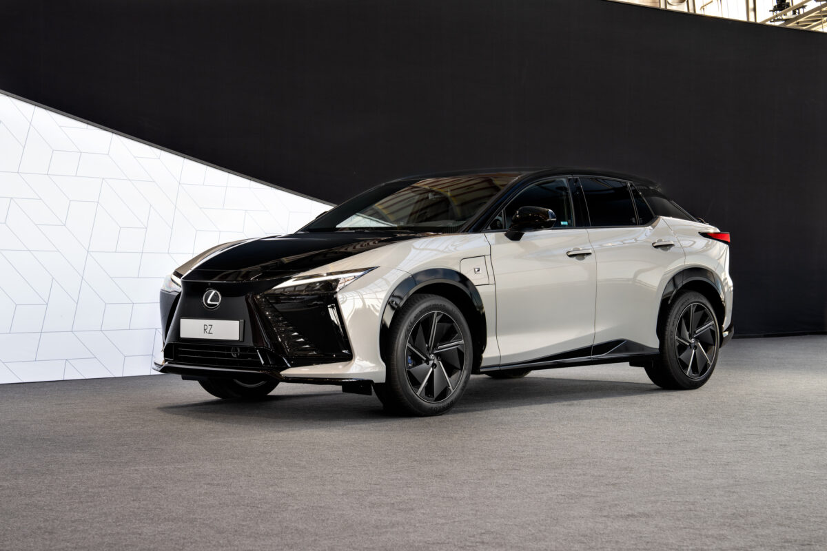 Lexus RZ F Sport