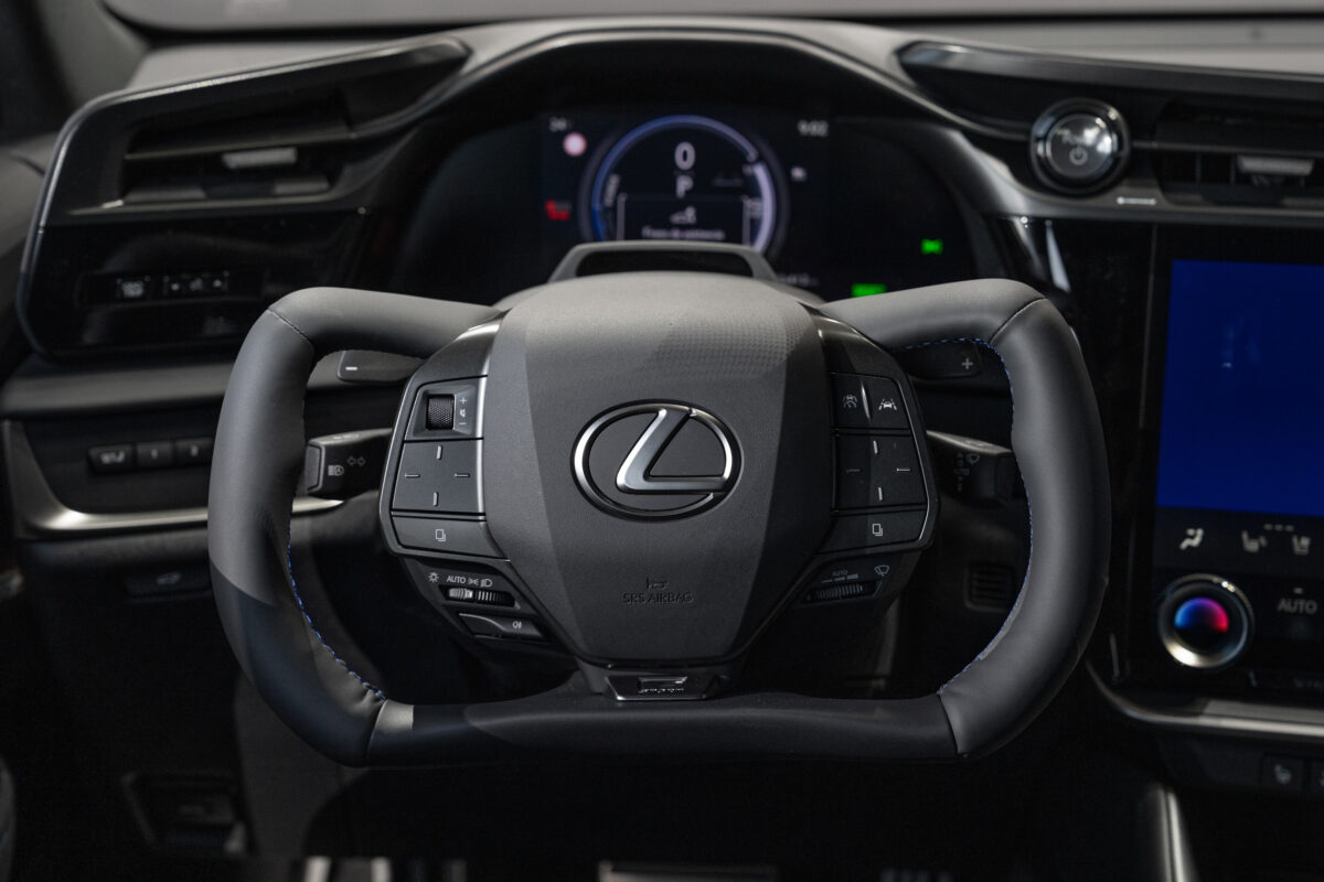 Lexus RZ F Sport