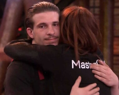 Συγκίνηση στη στιγμή της αποχώρησης από το MasterChef