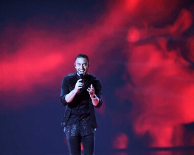 Ο νικητής του διαγωνισμού τραγουδιού της Eurovision 2015, Mans Zelmerlow από τη Σουηδία