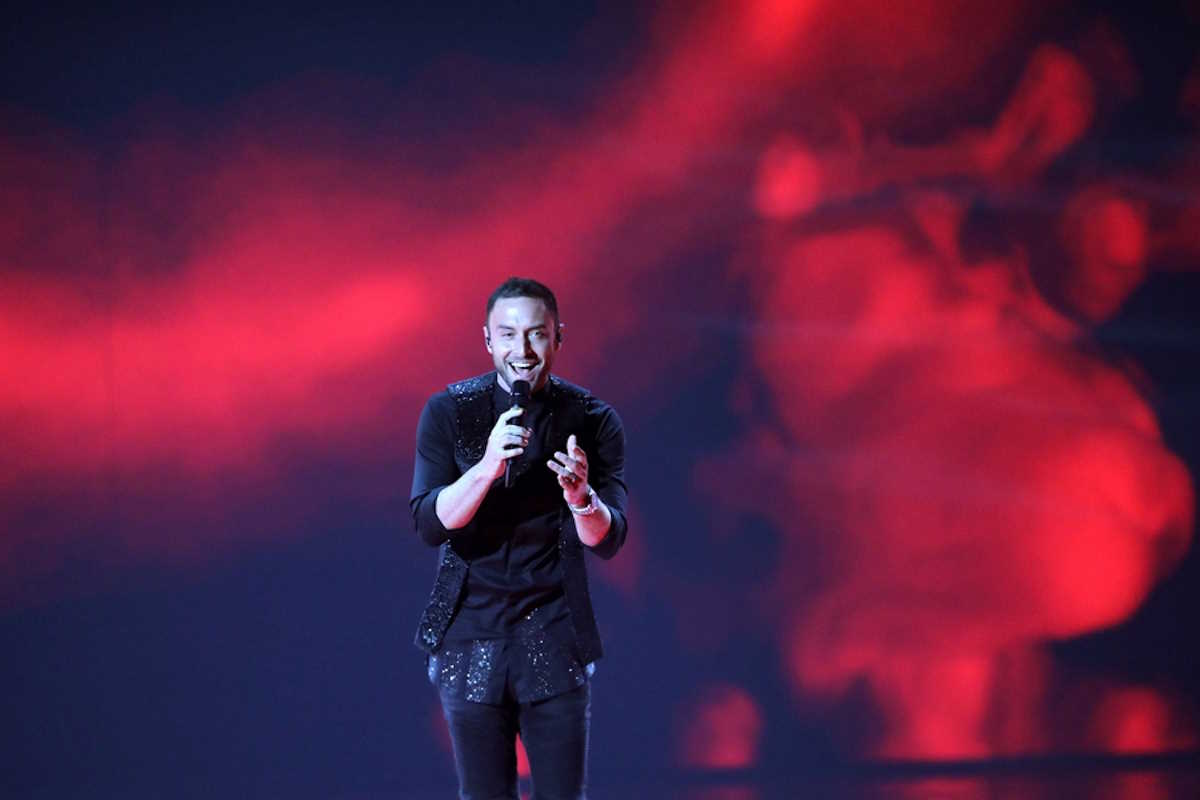 Ο νικητής του διαγωνισμού τραγουδιού της Eurovision 2015, Mans Zelmerlow από τη Σουηδία