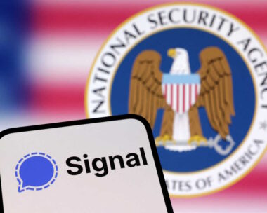 Η εφαρμογή Signal και τα λογότυπα της Υπηρεσίας Εθνικής Ασφάλειας των Ηνωμένων Πολιτειών