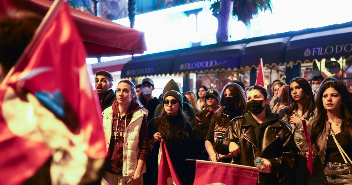 Turkey: “Black” on the Sozcu channel is thrown by the authorities to cover demonstrations after arresting Imamoglou