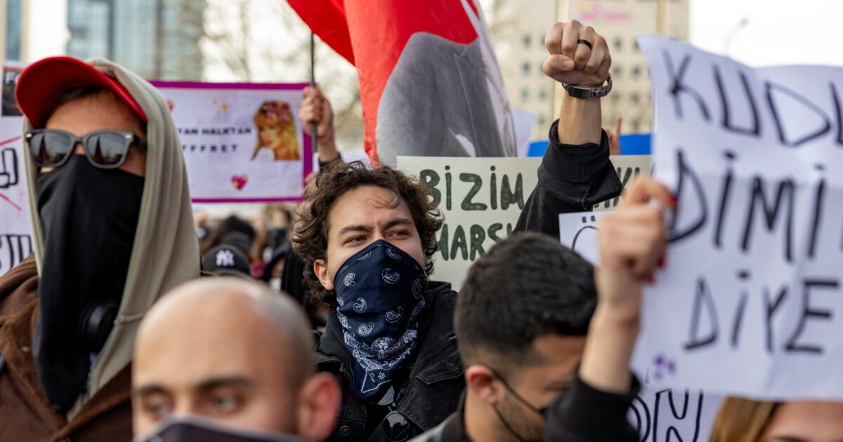 Turkey: Swedish journalist was arrested for terrorism and Erdogan’s insult – “The charges are irrational”