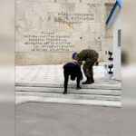Υπάλληλος της Βουλής προσπάθησε να βανδαλίσει το μνημείο του Άγνωστου Στρατιώτη λίγο μετά την παρέλαση της 25ης Μαρτίου