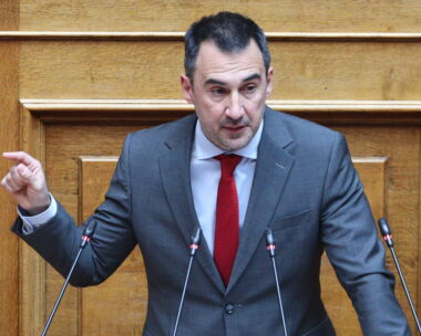 Ο Αλέξης Χαρίτσης στη Βουλή
