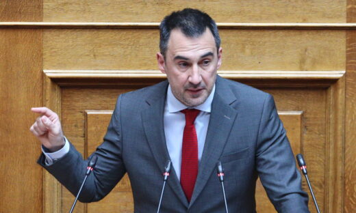 Ο Αλέξης Χαρίτσης στη Βουλή