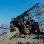 Ένα τανκ M2 Bradley που στάλθηκε από τις ΗΠΑ προς την Ουκρανία