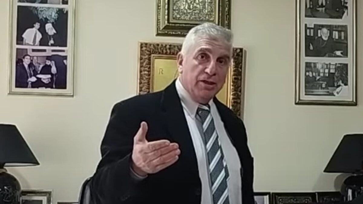 Ο Διονύσης Μακρής