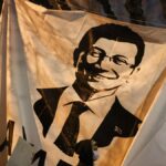 Αφίσα με τον Εκρέμ Ιμάμογλου