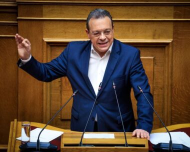 Ο Σωκράτης Φάμελλος στο βήμα της Βουλής