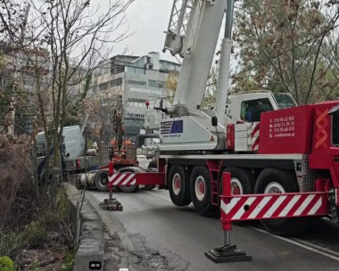 Εκτροπή φορτηγού στη Λεωφόρο Τατοϊου