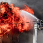 Φωτιά σε εργοστάσιο ξυλείας στη Βιομηχανική Περιοχή του Ηρακλείου Κρήτης
