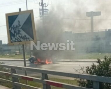 Το όχημα που τυλίχτηκε στις φλόγες