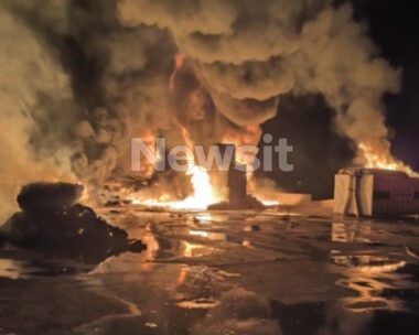 Φωτιά σε εργοστάσιο στη Ριτσώνα