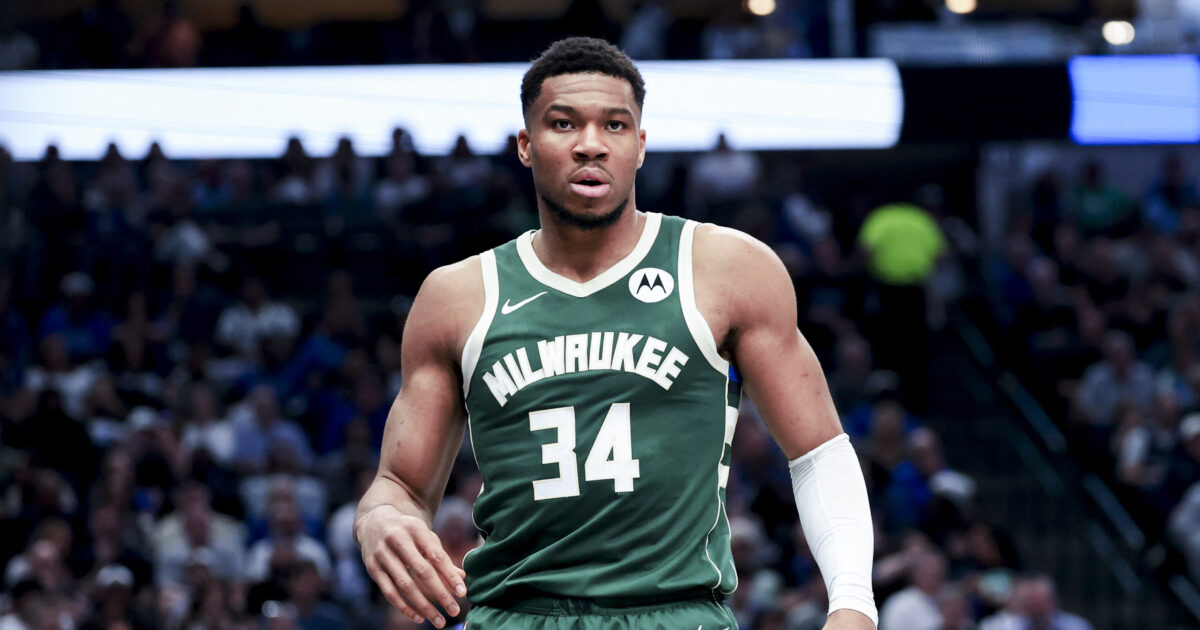 Giannis Antetokounbos will remain in the Bucks according to ESPN