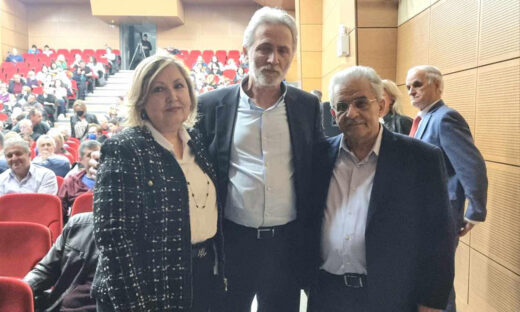 Γιάννης Καλπούζος: Ο Δήμος Αγίας Βαρβάρας τιμά τον συγγραφέα με μια εντυπωσιακή παράσταση