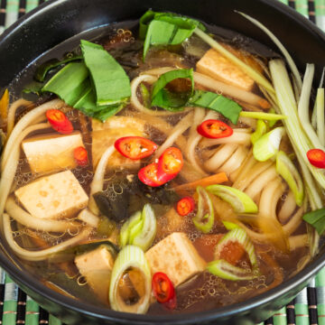 Soba noodles με τόφου