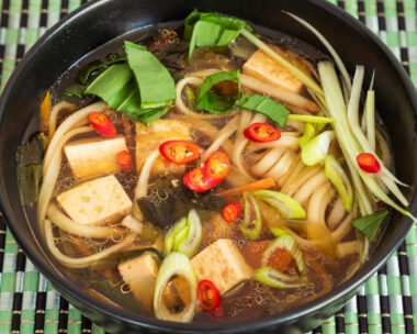 Soba noodles με τόφου