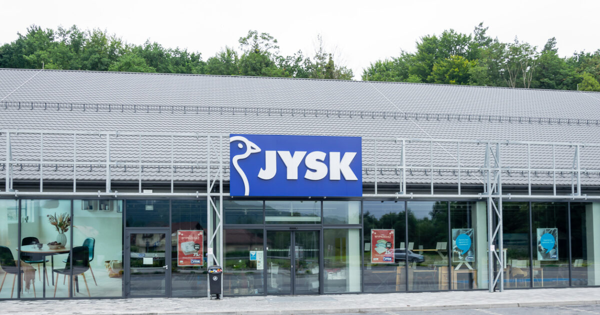 Solar panels produce energy for JYSK’s distribution centers