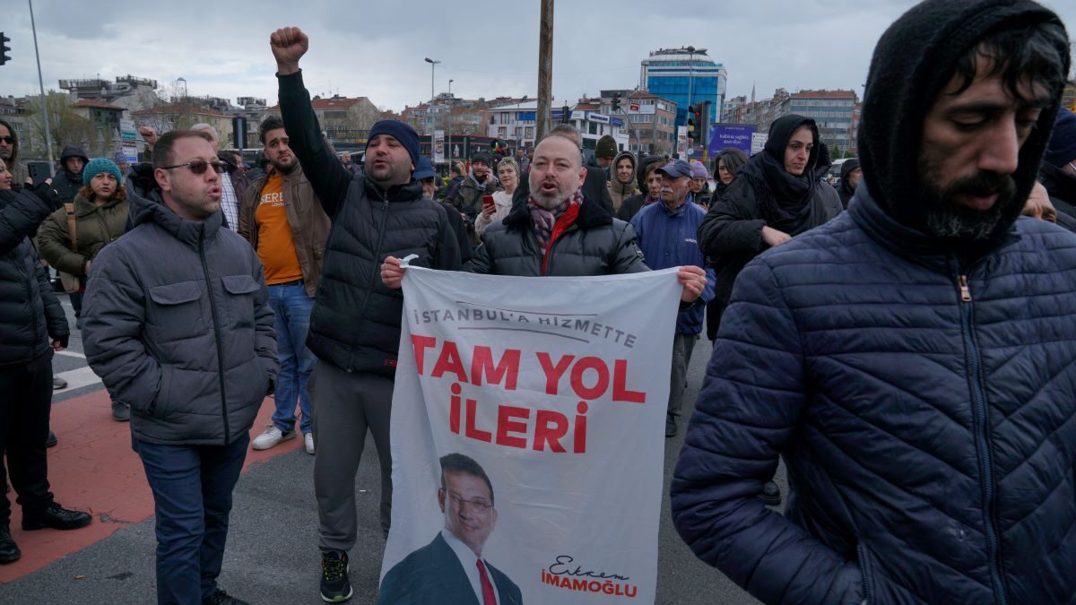 Βράζει η Τουρκία μετά την προφυλάκιση του Εκρέμ Ιμάμογλου – Βγαίνουν στους δρόμους οι πολίτες