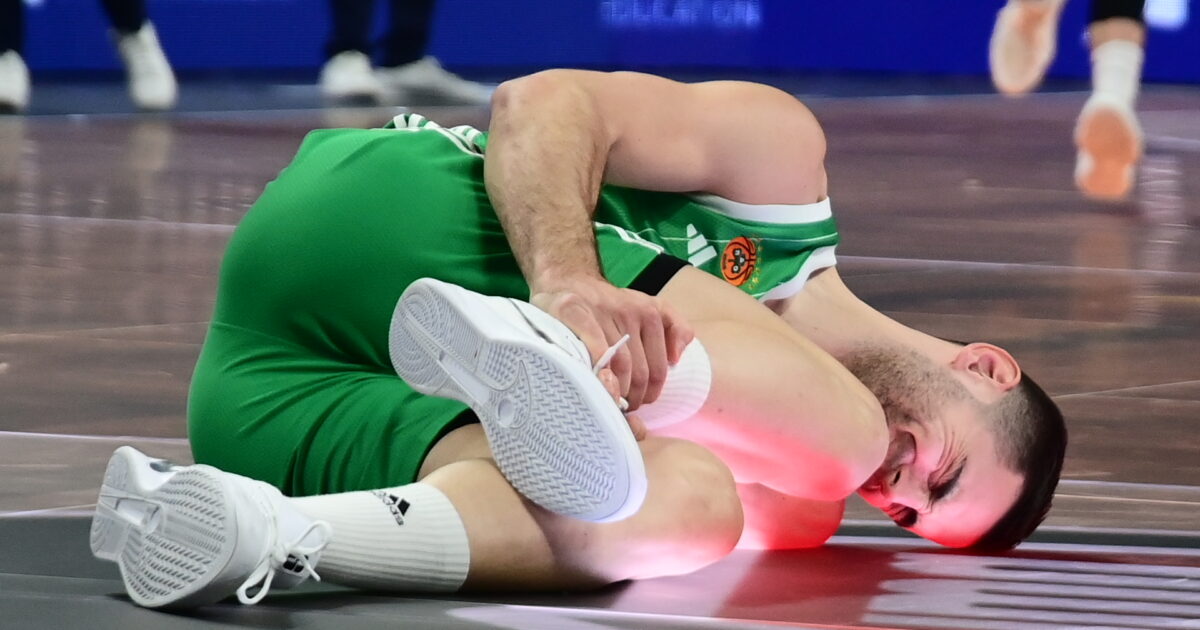 Incredible misfortune in Panathinaikos: Knockout by John Papapetrou