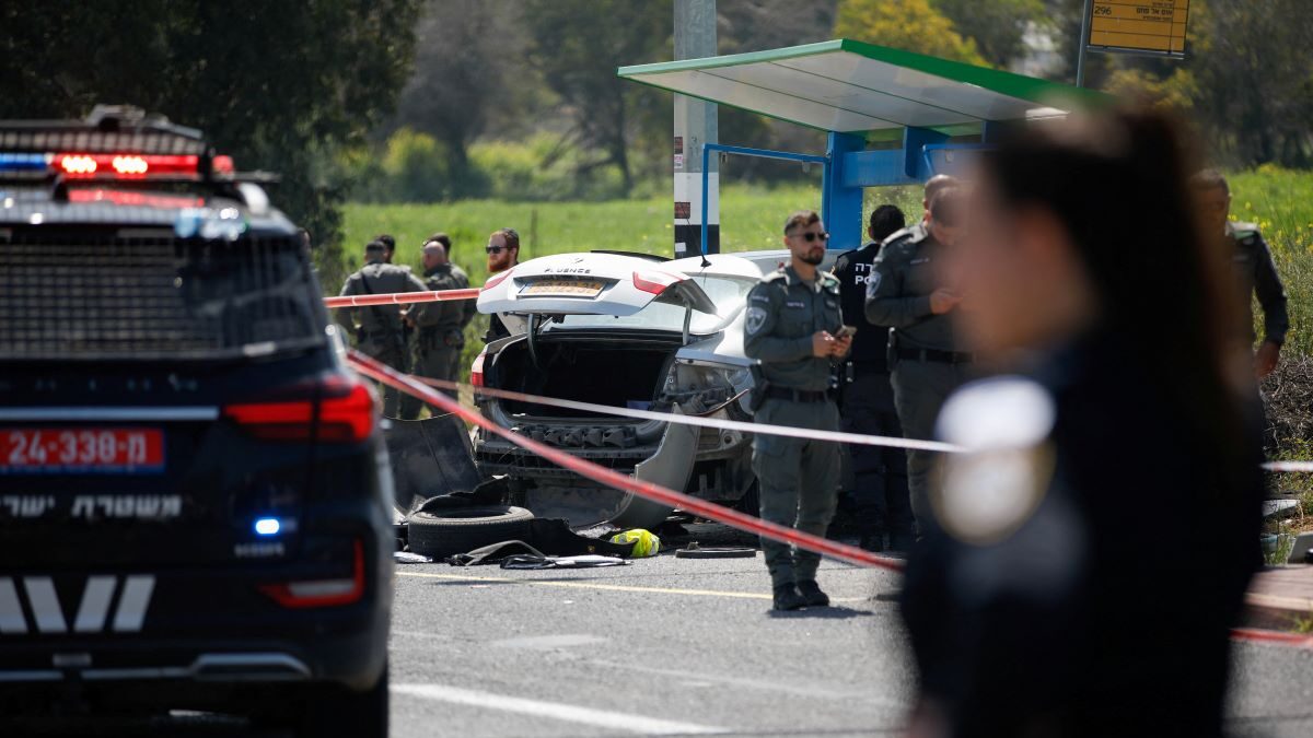 Αστυνομικοί στον χώρο της επίθεσης ενόπλου στο βόρειο Ισραήλ