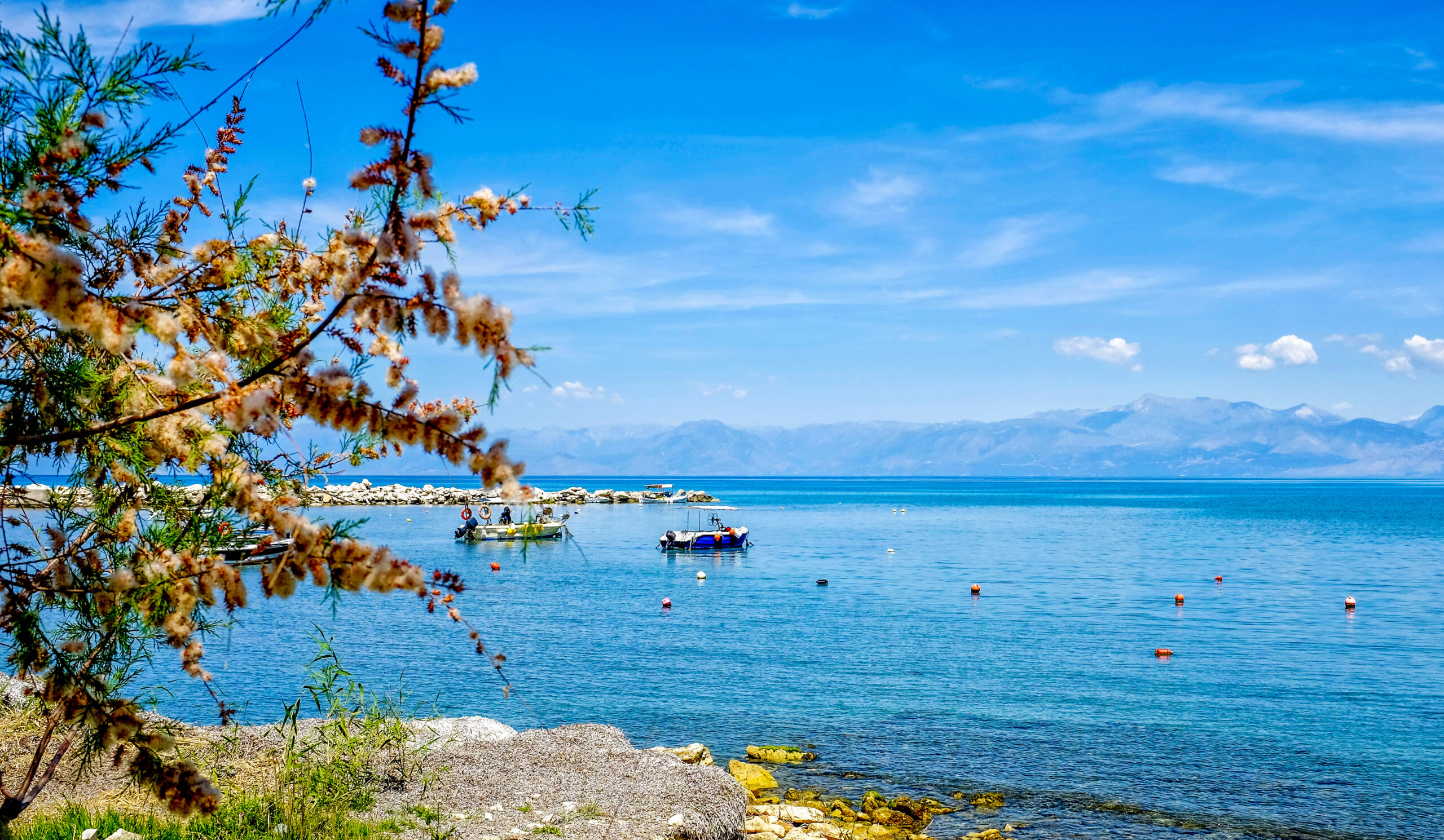Θάλασσα με λιακάδα