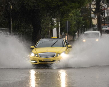 Έντονη βροχή στην Αθήνα