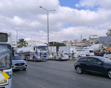 Καραμπόλα στη Λεωφόρο Αθηνών στο Χαϊδάρι