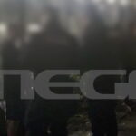 Στιγμιότυπο από το βίντεο ντοκουμέντο με την επίθεση των κουκουλοφόρων