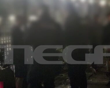 Στιγμιότυπο από το βίντεο ντοκουμέντο με την επίθεση των κουκουλοφόρων