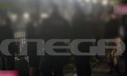 Στιγμιότυπο από το βίντεο ντοκουμέντο με την επίθεση των κουκουλοφόρων