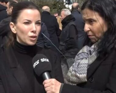 Η Αντελίνα Βαρθακούρη στην κηδεία του Αλέξη Κούγια