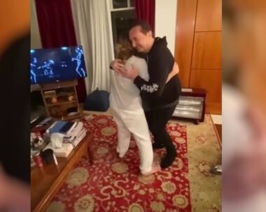 Ο Λευτέρης Πανταζής χορεύει με την Κόνι Μεταξά
