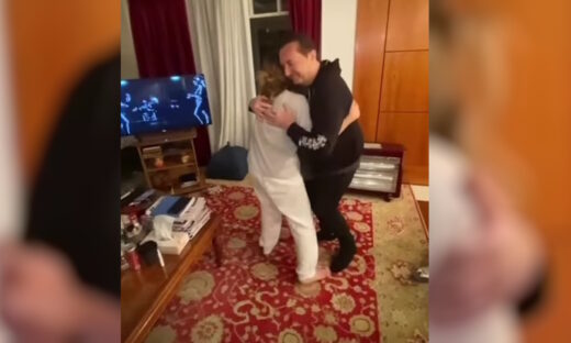 Ο Λευτέρης Πανταζής χορεύει με την Κόνι Μεταξά