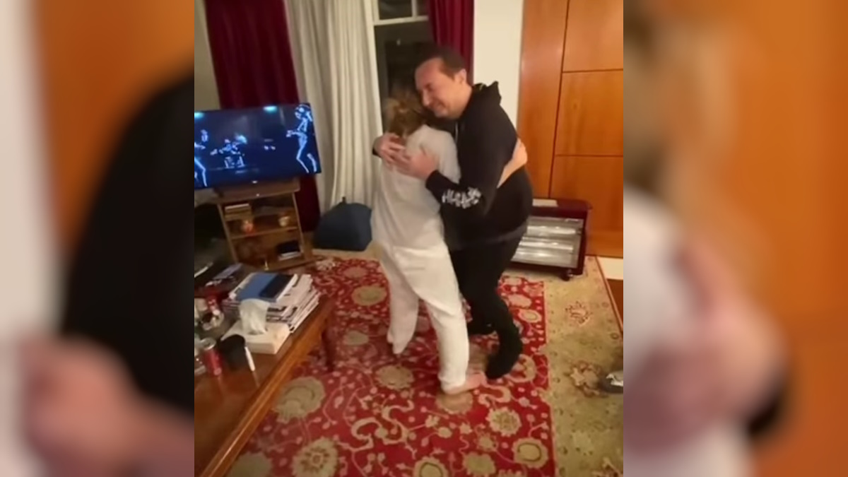 Ο Λευτέρης Πανταζής χορεύει με την Κόνι Μεταξά