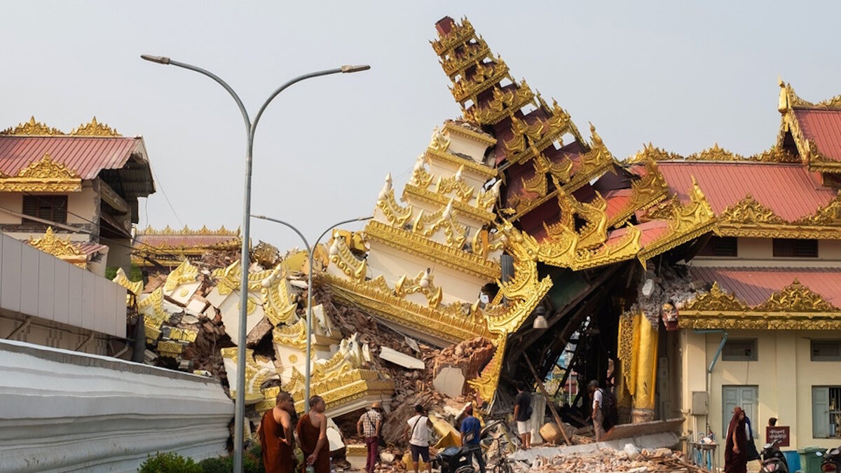 Το κατεστραμμένο μνημείο Maha Myat Muni Pagoda