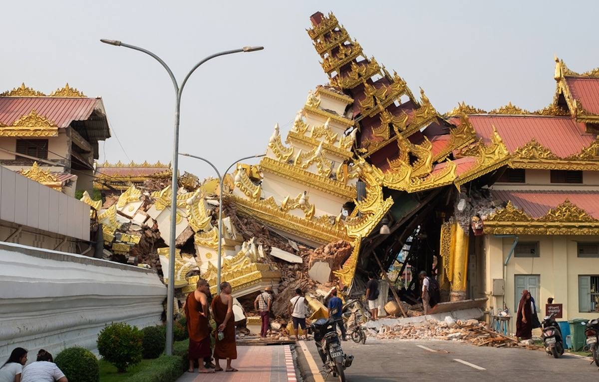 Το κατεστραμμένο μνημείο Maha Myat Muni Pagoda