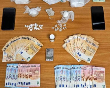 Τα κατασχεθέντα αντικείμενα, Πηγή φωτογραφίας