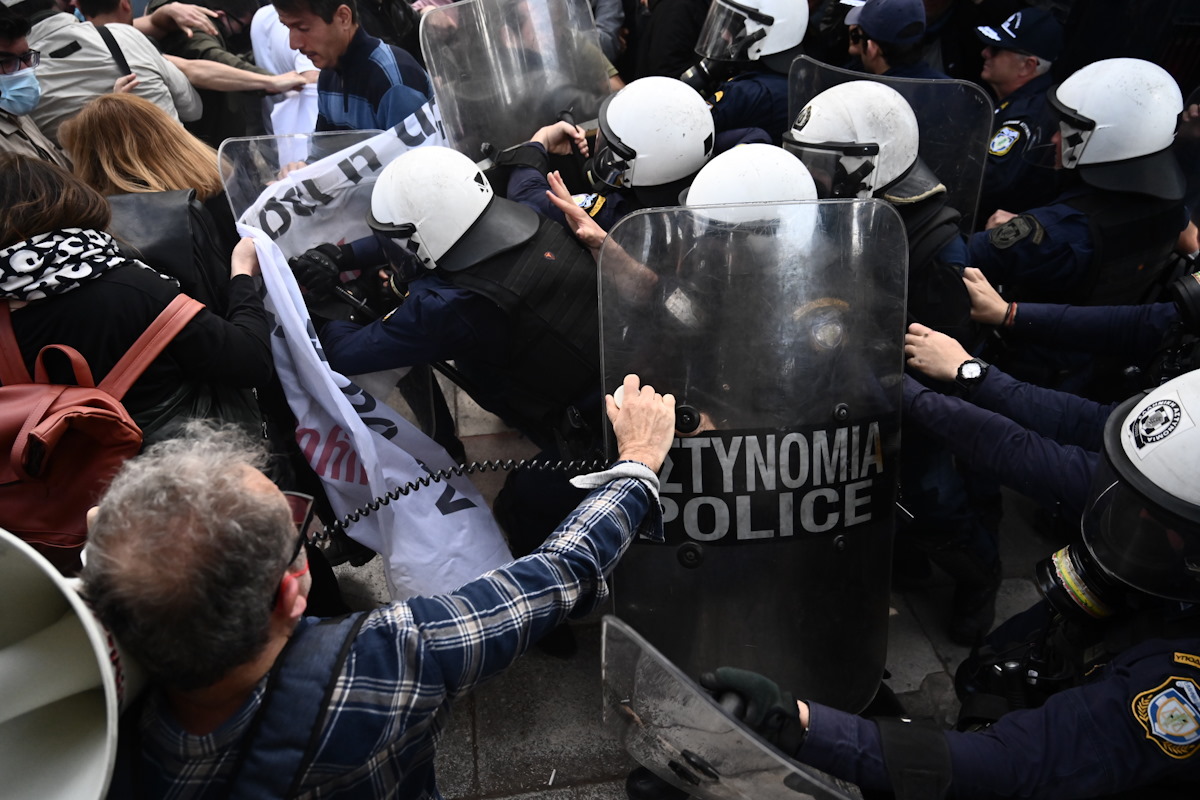 Πανεκπαιδευτικό συλλαλητήριο στα Προπύλαια και πορεία προς το Μέγαρο Μαξίμου, από εκπαιδευτικές ομοσπονδίες