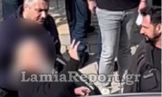Σε έξαλλη κατάσταση ο ιερέας έκανε άσεμνες χειρονομίες στους αστυνομικούς